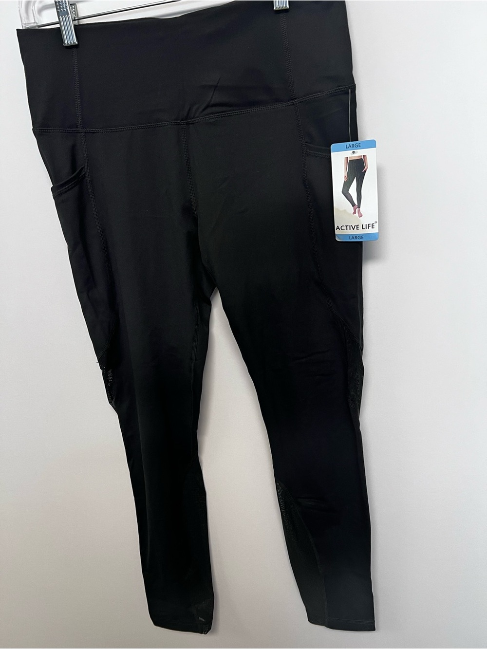 ACTIVE LIFE LEGGINGS W/MESH PANELS ON LEGS  
WIDE WAISTBAND SIZE LARGE   NWT